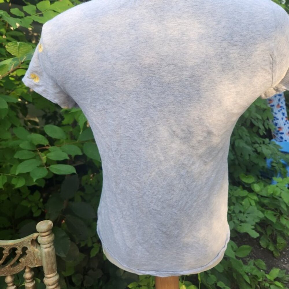 Lucky Brand Womens T-Shirt Small Heather Gray Yellow Floral Embroidered Top - Picture 3 of 8